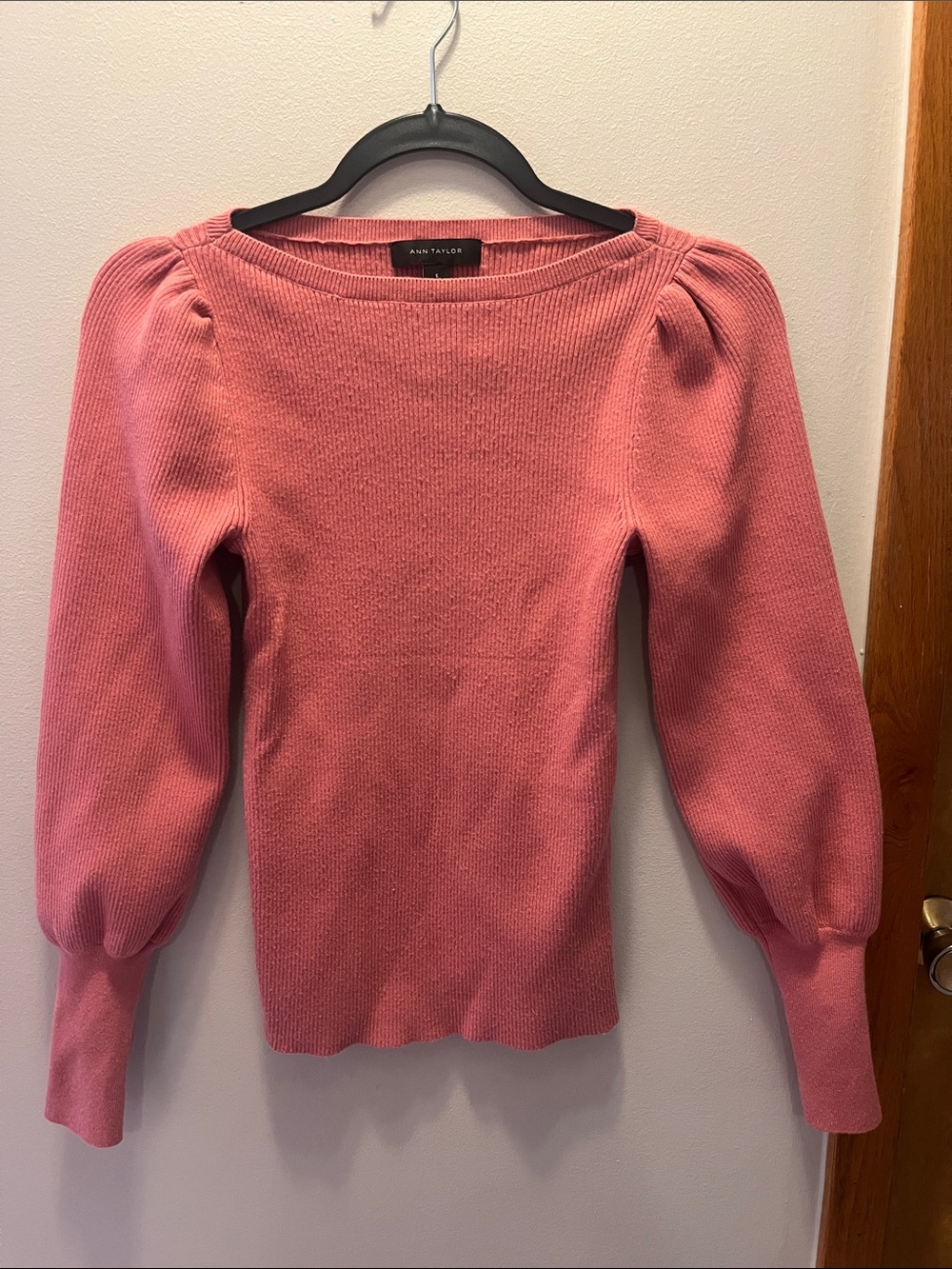 Ann Taylor Rose-Pink Puff Sleeve Ribbed Sweater